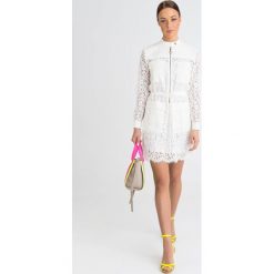 SUKIENKA twinset. Żółte sukienki damskie Twinset, na co dzień, z aplikacjami, z materiału, retro, ze stójką, bez rękawów, mini, proste. Za 1039,00 zł.