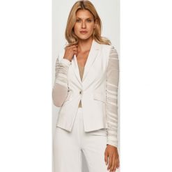 Marciano Guess - Marynarka. Białe kamizelki damskie MARCIANO GUESS, z aplikacjami, z bawełny, eleganckie, bez kaptura. Za 1169,00 zł.