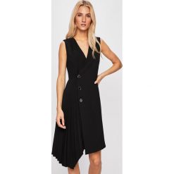 Pinko - Sukienka. Białe sukienki damskie Pinko, na co dzień, bez wzorów, z poliesteru, casualowe, z włoskim kołnierzykiem, bez rękawów, rozkloszowane. Za 1249,00 zł.