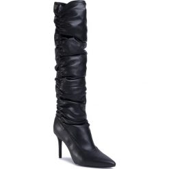 Kozaki VERSACE JEANS COUTURE - E0VZAS55 71567 899. Czarne kozaki damskie Versace Jeans Couture, z jeansu, bez obcasa, bez zapięcia. Za 1219,00 zł.