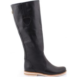 Kozaki - skóra naturalna - model 127 - kolor czarny. Czarne kozaki damskie Zapato, na co dzień, na lato, z jeansu, klasyczne, z okrągłym noskiem, przed kolano, bez obcasa, na płaskiej podeszwie, na zamek. W wyprzedaży za 366,75 zł.