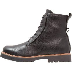 Shoe The Bear WALKER Śniegowce black. Czarne bez kategorii marki Shoe The Bear, z materiału. W wyprzedaży za 559,30 zł.