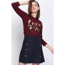 Bordowa Bluzka Sure Win. Czerwone bluzki damskie marki Born2be, xl, z nadrukiem, z okrągłym kołnierzem, z długim rękawem. Za 44,99 zł.