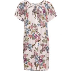 Sukienki: Sukienka shirtowa w kwiaty bonprix jasnoróżowy z nadrukiem