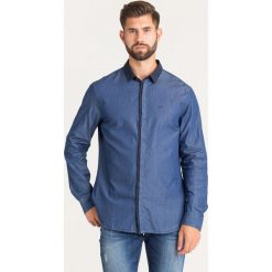 KOSZULA Armani Exchange. Niebieskie koszule męskie Armani Exchange, s, z haftami, z bawełny, z włoskim kołnierzykiem, bez rękawów. Za 399,00 zł.