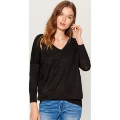 Sweter z metaliczną nitką - Czarny. Czarne swetry klasyczne damskie Mohito, l. Za 99,99 zł.
