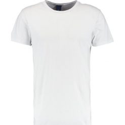 T-shirty męskie: Scotch & Soda CLASSIC CREWNECK TEE WITH HEM ARTWORK Tshirt basic white