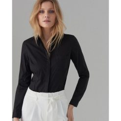 Koszula typu body - Czarny. Czarne koszule damskie Mohito, bez wzorów, bez kołnierzyka, bez rękawów. Za 89,99 zł.