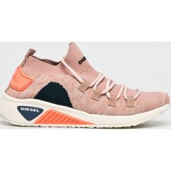 Diesel - Buty. Różowe buty sportowe damskie Diesel, bez wzorów, z gumy, sportowe. W wyprzedaży za 629,90 zł.
