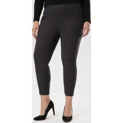 Ciemnoszare Spodnie Aegarena. Szare jeansy damskie Born2be, xl. Za 49,99 zł.