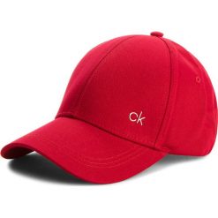 Czapka CALVIN KLEIN - Ck Metallic Baseball K40K400185 627. Czerwone czapki damskie Calvin Klein, z bawełny. Za 129,00 zł.