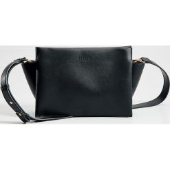 Torebka crossbody z odpinanym paskiem - Czarny. Czarne torebki klasyczne damskie Mohito, bez wzorów, bez dodatków. Za 99,99 zł.