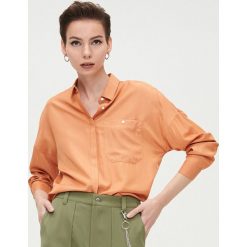 Koszula oversize - Pomarańczowy. Pomarańczowe koszule damskie Cropp, s. Za 79,99 zł.