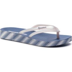 Japonki IPANEMA - Bossa Soft III Fe 82524 Blue/Silver 21345. Szare klapki damskie Ipanema, bez wzorów, z tworzywa sztucznego, bez obcasa. W wyprzedaży za 69,00 zł.