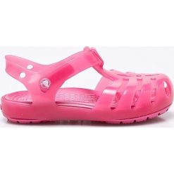 Crocs - Sandały dziecięce. Różowe sandały dziewczęce Crocs, z gumy, z okrągłym noskiem, bez zapięcia. W wyprzedaży za 109,90 zł.