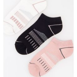 Skarpety 3 pack - Czarny. Czarne skarpetki damskie Reserved, bez wzorów. Za 24,99 zł.