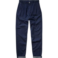 Dżinsy "Suzie" - Boyfriend fit - w kolorze granatowym. Niebieskie jeansy damskie Denim Special, w paski, z podwyższonym stanem. W wyprzedaży za 171,95 zł.
