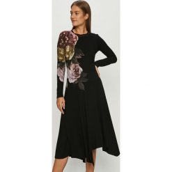 Desigual - Sukienka. Czarne sukienki damskie Desigual, na co dzień, s, z nadrukiem, z elastanu, casualowe, z okrągłym kołnierzem, z długim rękawem, długie, midi, asymetryczne. Za 519,90 zł.