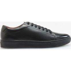 Skórzane sneakersy - Czarny. Czarne sneakersy męskie Reserved, bez zapięcia. Za 119,99 zł.