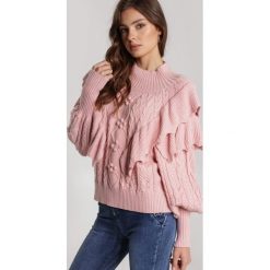 Różowy Sweter Thenora. Różowe swetry damskie Renee, s, bez wzorów, casualowe, bez rękawów, bez kaptura. Za 179,99 zł.