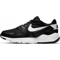 Nike obuwie chłopięce LD Victory AT5604-002 37,5 czarne. Czarne buty chłopięce sportowe Nike, z tkaniny, z paskami. W wyprzedaży za 249,00 zł.