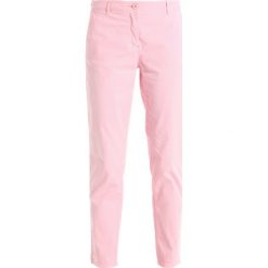 Chinosy damskie: Armani Exchange Chinosy rose shadow