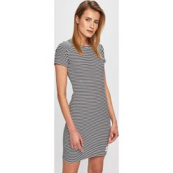 Calvin Klein Jeans - Sukienka. Czarne sukienki damskie Calvin Klein Jeans, na co dzień, s, bez wzorów, z elastanu, casualowe, z okrągłym kołnierzem, z krótkim rękawem, krótkie, mini, proste. W wyprzedaży za 239,90 zł.