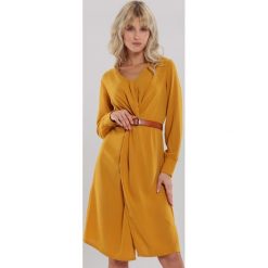 Camelowa Sukienka Caucaia. Brązowe sukienki damskie Renee, na co dzień, s, bez wzorów, z dekoltem na plecach, bez rękawów, długie, midi, proste. Za 89,99 zł.