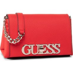 Torebka GUESS - Uptown Chic (VG) HWVG73 01780 SCA. Czerwone listonoszki damskie Guess, z aplikacjami, ze skóry ekologicznej, bez dodatków. Za 399,00 zł.