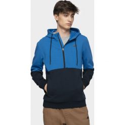 Bluza męska BLM004 - niebieski. Niebieskie bluzy męskie xxl, bez wzorów, z dzianiny, z kapturem, bez rękawów, z kapturem. W wyprzedaży za 119,99 zł.