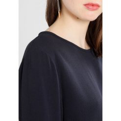 Bluzki asymetryczne: Samsøe & Samsøe HERDIS Bluzka dark sapphire