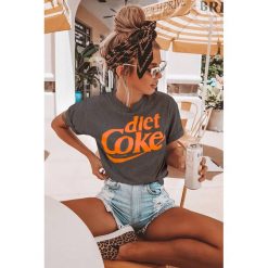 Damski t-shirt COKE. Szare bluzki damskie Damski t-shirt COKE, s, bez wzorów, bez kołnierzyka, bez rękawów. W wyprzedaży za 29,00 zł.