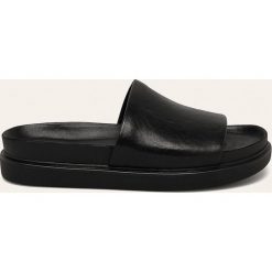 Vagabond - Klapki skórzane Erin. Czarne klapki damskie Vagabond, bez wzorów, ze skóry, bez obcasa, na obcasie. Za 299,90 zł.
