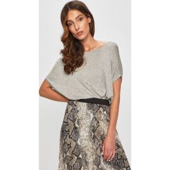 Answear - T-shirt. Szare bluzki damskie ANSWEAR, s, bez wzorów, z wiskozy, z okrągłym kołnierzem. W wyprzedaży za 29,90 zł.