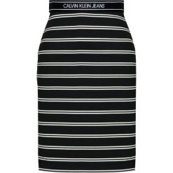 Spódnica ołówkowa Calvin Klein Jeans Logo J20J214124. Czarne spódniczki damskie Calvin Klein Jeans, m, bez wzorów, z jeansu, mini, ołówkowe. Za 299,00 zł.