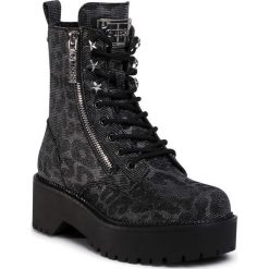 Trapery GUESS - Tayte FL7TAE FAP10 BLACK. Czarne trapery damskie Guess, ze skóry ekologicznej, klasyczne, bez obcasa, bez zapięcia. Za 749,00 zł.