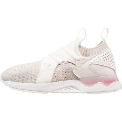 Asics Tiger GEL LYTE V SANZE KNIT Tenisówki i Trampki white. Białe tenisówki damskie Asics Tiger, ze skóry. W wyprzedaży za 468,30 zł.