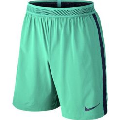 Nike Spodenki męskie Men's Flex Strike Football Short zielone r. M (804298). Zielone spodenki i szorty męskie Nike, s, do piłki nożnej. Za 99,00 zł.