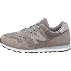 Skórzane sneakersy w kolorze szarym. Szare trampki i tenisówki damskie New Balance, bez wzorów, na sznurówki. W wyprzedaży za 219,95 zł.