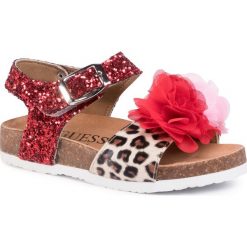Sandały GUESS - Sophie FI6SOP FAM03 RED. Czerwone sandały dziewczęce Guess, ze skóry ekologicznej, bez zapięcia. Za 259,00 zł.