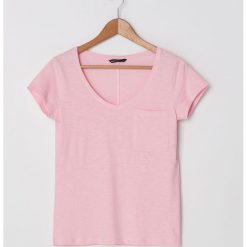 T-shirt z kieszenią - Różowy. Różowe t-shirty damskie House, s, bez wzorów, bez kołnierzyka. Za 19,99 zł.
