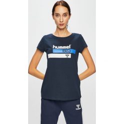 Hummel - Top. Różowe bluzki damskie Hummel, s, z nadrukiem, z bawełny, z okrągłym kołnierzem, z krótkim rękawem. W wyprzedaży za 49,90 zł.