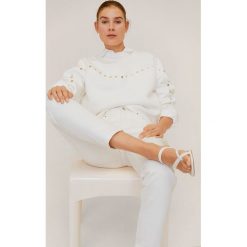 Mango - Bluza Mirror. Białe bluzy damskie Mango, s, z aplikacjami, z elastanu, bez rękawów, bez kaptura. W wyprzedaży za 95,90 zł.