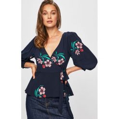 Pepe Jeans - Bluzka. Niebieskie bluzki damskie Pepe Jeans, s, w kwiaty, z poliesteru, bez kołnierzyka, bez rękawów. W wyprzedaży za 219,90 zł.