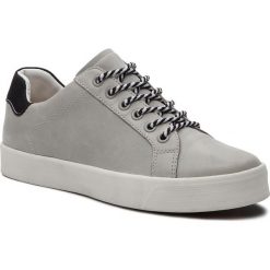 Sneakersy CAPRICE - 9-23203-22 Lt Grey Nap.Mu 213. Szare półbuty damskie Caprice, na co dzień, bez wzorów, ze skóry, bez obcasa, na płaskiej podeszwie, bez zapięcia. W wyprzedaży za 169,00 zł.
