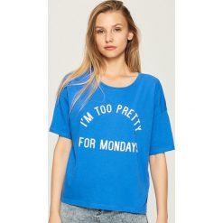 T-shirt z napisem - Niebieski. Niebieskie t-shirty damskie marki Sinsay, l, z napisami. W wyprzedaży za 14,99 zł.