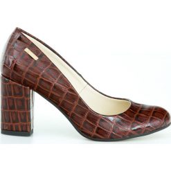 Czółenka na słupku - skóra naturalna - model 042 - kolor brazowo czarny krokodyl. Pomarańczowe czółenka damskie Zapato, na co dzień, bez wzorów, z jeansu, z okrągłym noskiem, bez obcasa, na obcasie. W wyprzedaży za 191,40 zł.