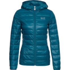 Kurtka puchowa EA7 Emporio Armani 8NTB14 TN12Z 1590. Niebieskie kurtki damskie EA7 Emporio Armani, xs, bez wzorów, z puchu, bez kaptura. W wyprzedaży za 449,00 zł.