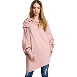 ZARA Asymetryczna bluza z szerokim kołnierzem - pudrowa. Różowe bluzy damskie marki Moe, bez wzorów, z dzianiny, z krótkim rękawem, krótkie, bez kaptura. Za 169,00 zł.