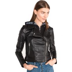 Guess Letizia Kurtka Czarny. Czarne kurtki damskie Guess, s, z aplikacjami, z materiału. Za 654,95 zł.